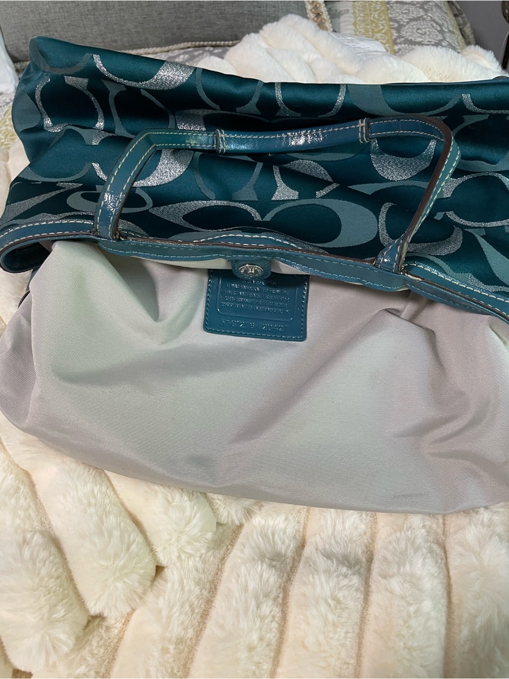 2012 Coach Kisslock in Teal and Silver Signature Jacquard Tote with Leather Trim - Picture 15 of 16